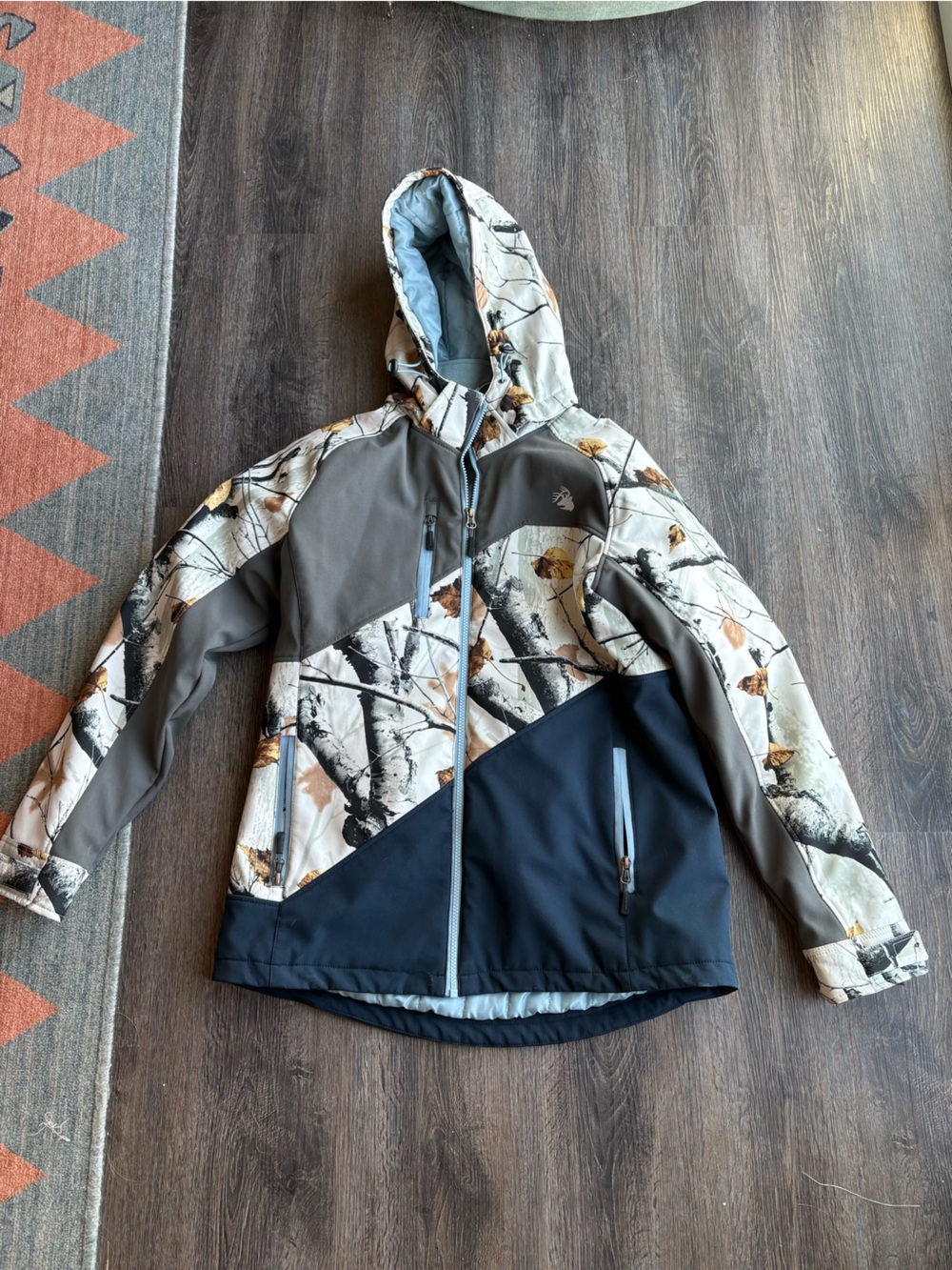 Like New Legendary Whitetails Cascade Insulated Softshell Jacket